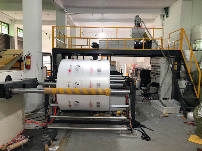 聚乙烯氣泡膜機(jī) 新型全自動高速復(fù)合多層氣泡膜機(jī)組 緩沖PE氣泡膜03